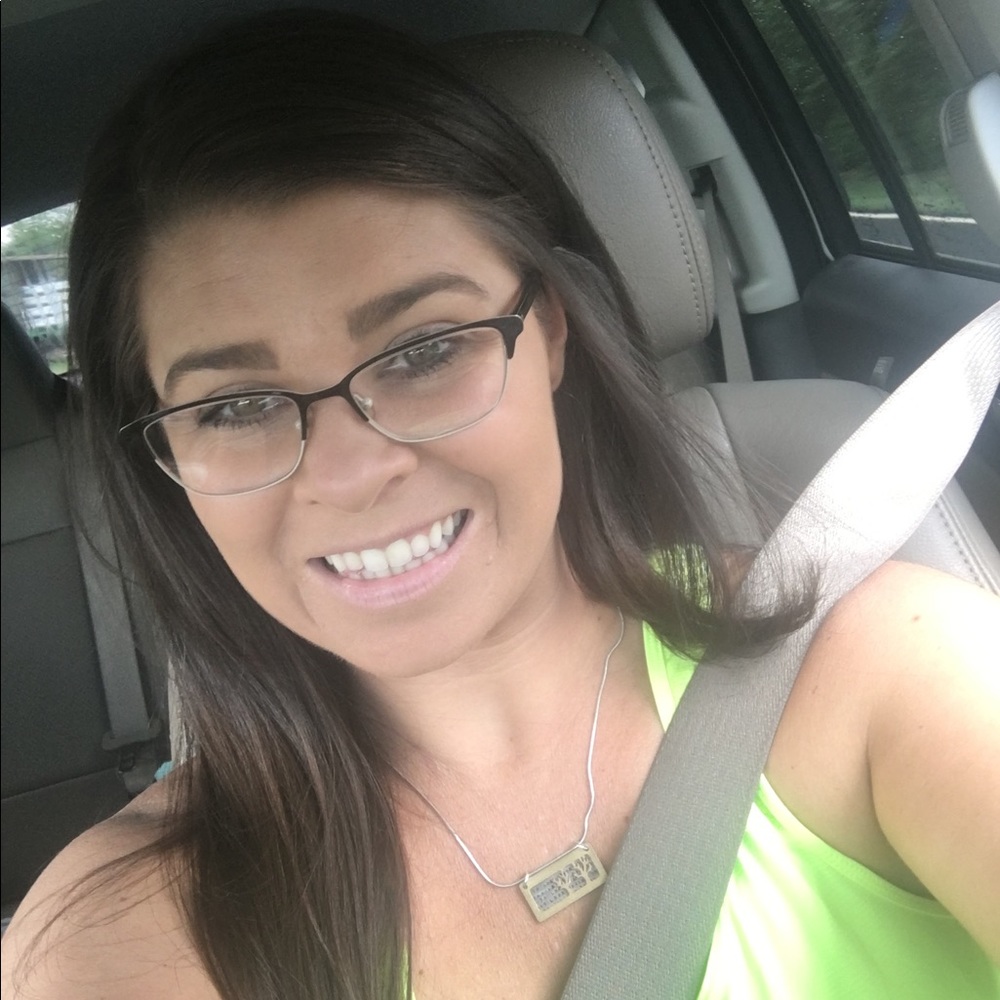 Meet your Posher, Kayla